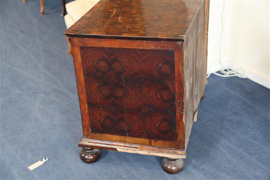 A William & Mary oyster veneered chest, W.2ft 8in. D.1ft 10in. H.2ft 4in.